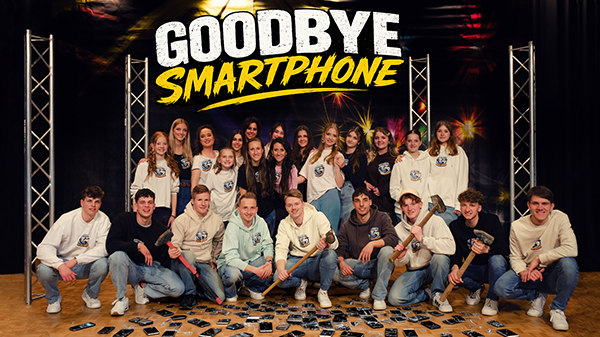 Gruppenbild mit Jungen-Erwachsenen