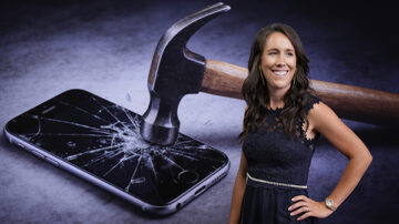 Handy das mit einem Hammer zerschlagen wird!